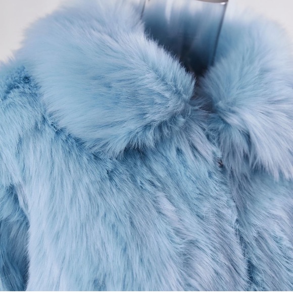 Powder blue faux fur cropped bomber - Picture 7 of 7